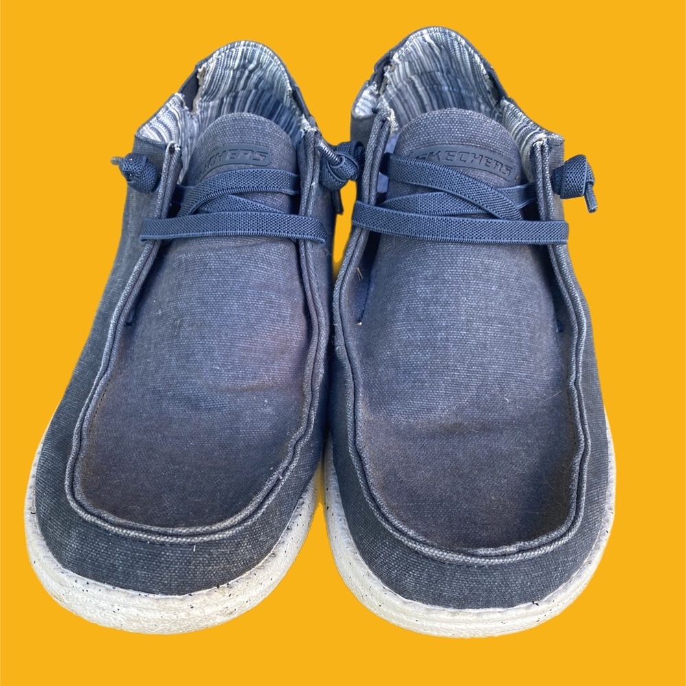 Sketchers Men’s Size 9 Canvas Slip-In - image 1